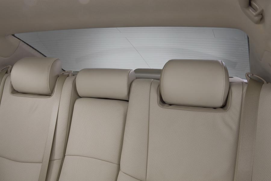 Детали интерьера Toyota Avalon (GSX30) 2011 года  (фото 67 из 84)
